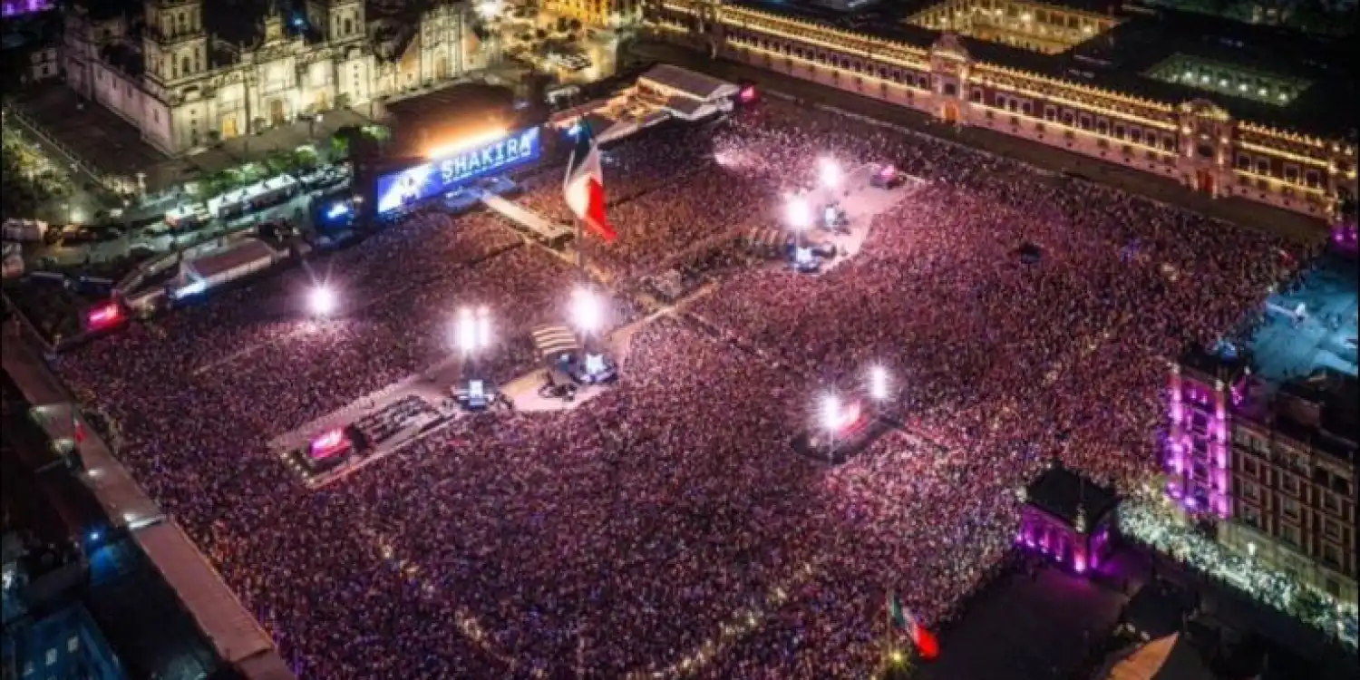 Shakira rompe récord histórico: 400 mil personas en el Zócalo de CDMX