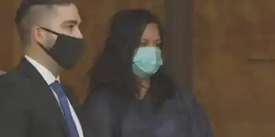 Fijan fianza millonaria a madre acusada de intentar ahogar a sus tres hijos