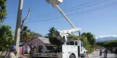 CFE Restablece Electricidad en Estados Afectados por Lluvias