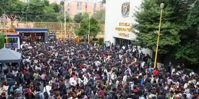 Por qué estudiantes de Prepa 8 fueron desalojados por autoridades