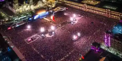 Shakira rompe récord histórico: 400 mil personas en el Zócalo de CDMX