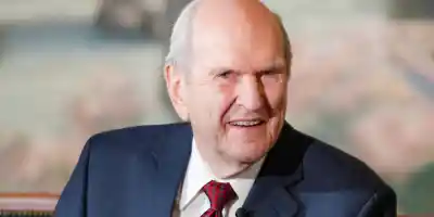 Fallece a los 101 años el líder mundial de la Iglesia mormona