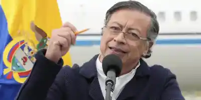 Petro minimiza el retiro de su visa en EE.UU.: 