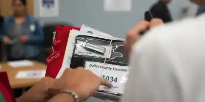 Republicanos de Dallas respaldan conteo manual de boletas en próximas elecciones