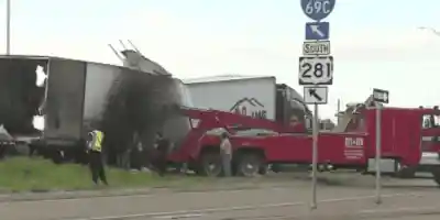 Se incendia tráiler en autopista de Edimburg