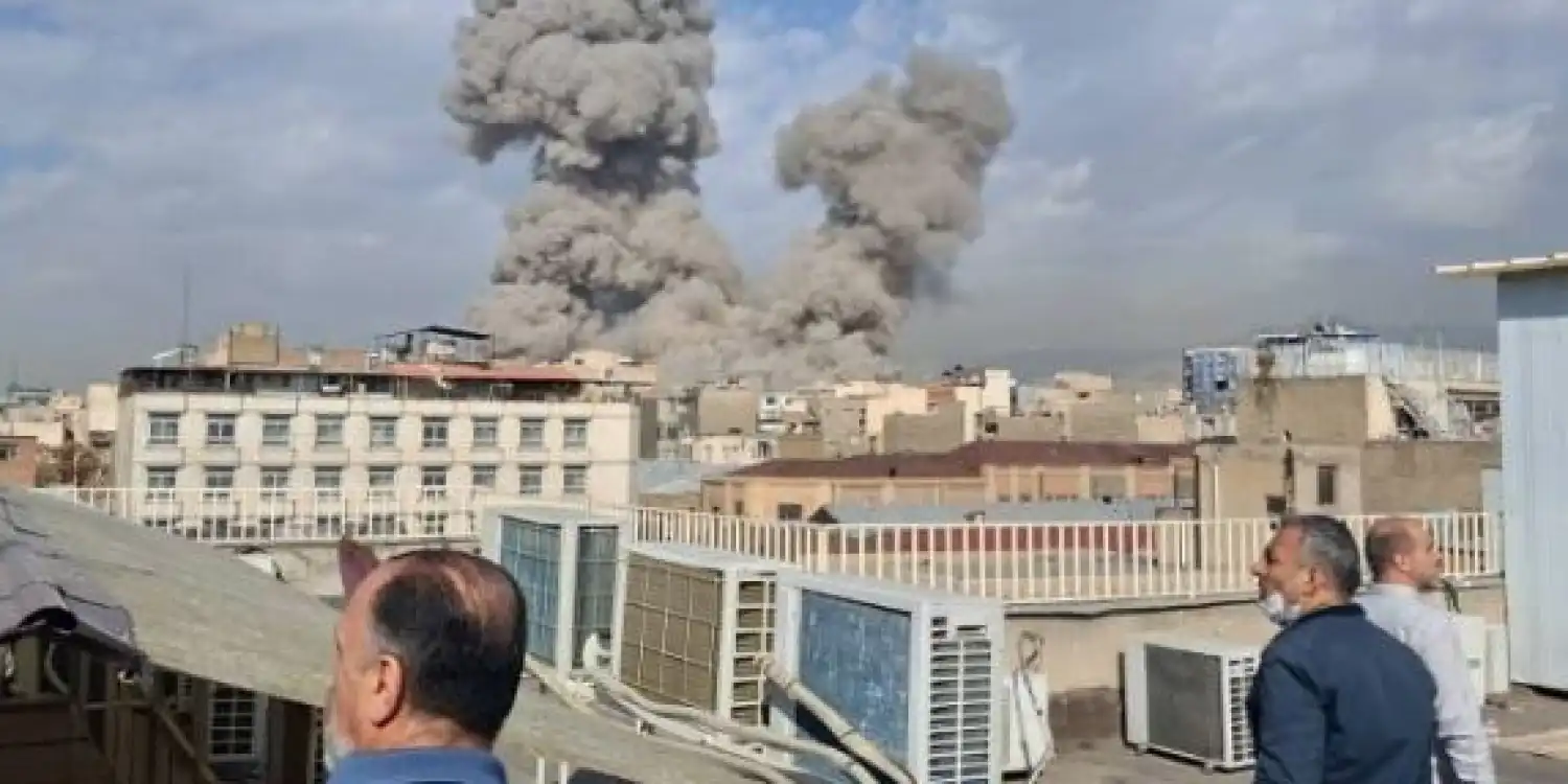 Israel y USA lanzan ofensiva aérea masiva contra Irán y escala la tensión regional