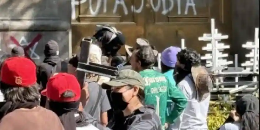 Comunidad judía condena grafitti antisemita contra Scheinbaum